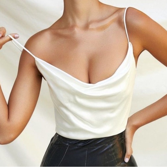 ISO House of CB Marlene/ Dana top in size medium. - Picture 2 of 2